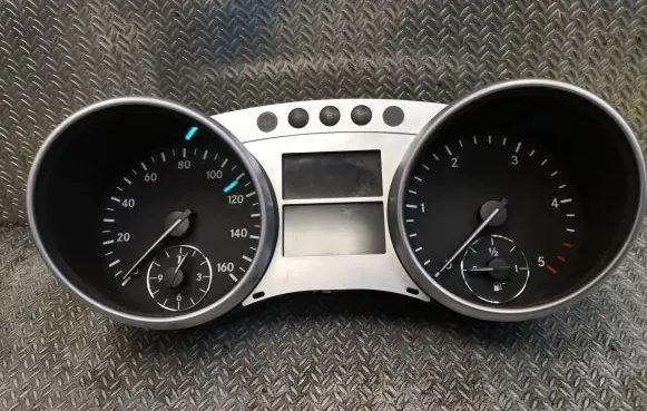 Mercedes-Benz R W251 Speedometer (instrument cluster) 2515404448