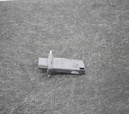Nissan Juke I F15 Mass air flow meter 226807S00B