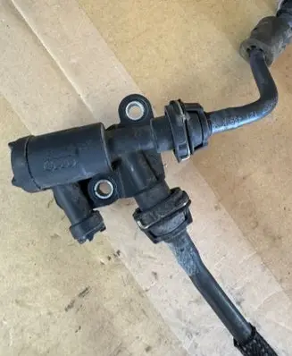Audi SQ7 Coolant heater control valve 057121670E