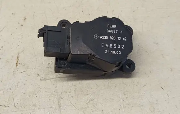 Mercedes-Benz CLK A209 C209 Air flap motor/actuator B6627 EAB502 A2308201242