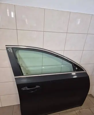 KIA Ceed Front door