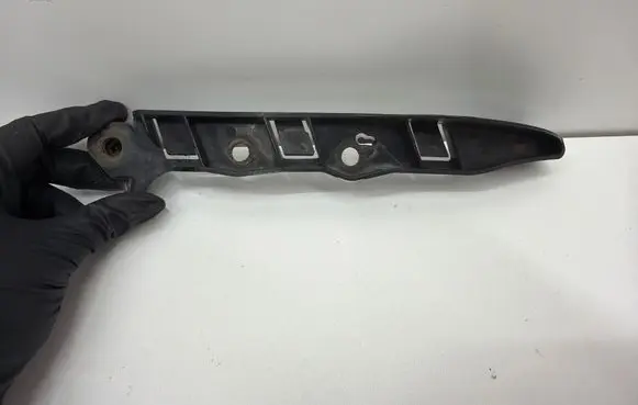 BMW 5 E60 E61 Front bumper mounting bracket 7178078