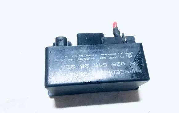 Mercedes-Benz A W168 Glow plug pre-heat relay 0255452832 899075000