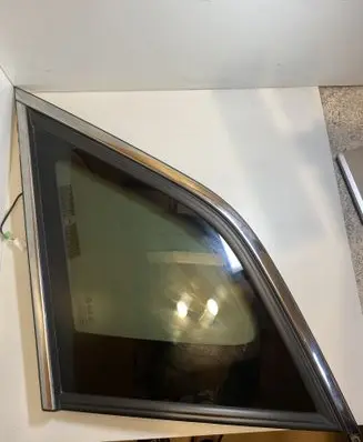 Opel Antara Rear side window 43R000083