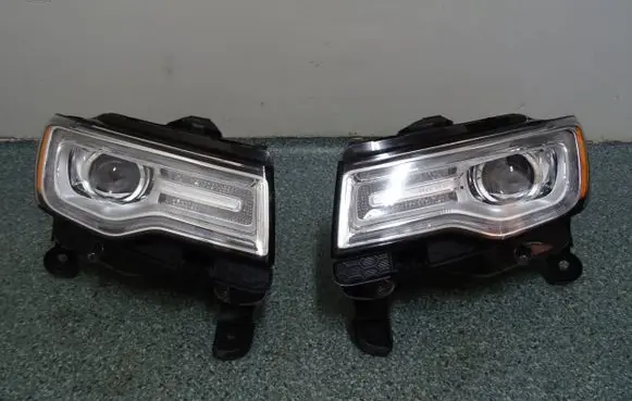 Jeep Grand Cherokee (WK) Headlights/headlamps set 