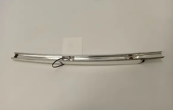 Mercedes-Benz COMPAKT W115 Front door glass trim molding