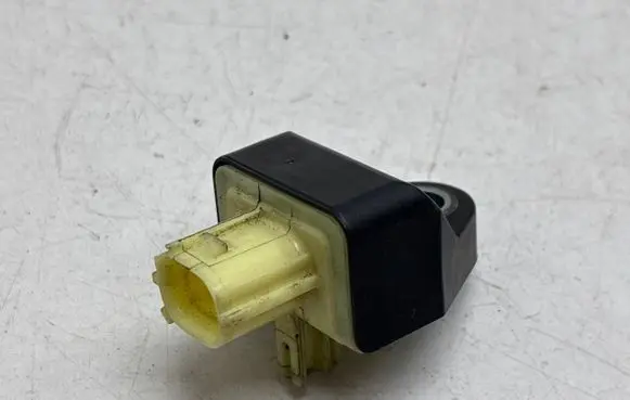 Subaru XV II Airbag deployment crash/impact sensor 98231FL010