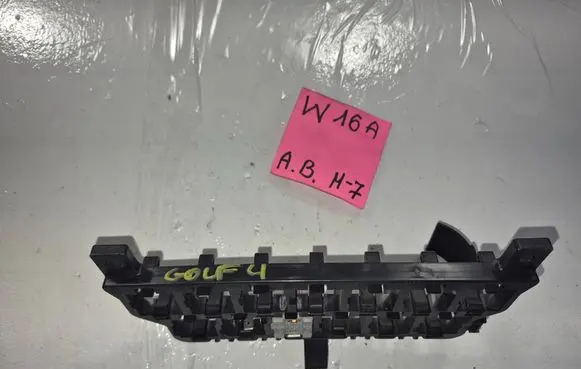 Volkswagen Golf IV Fuse module 532211