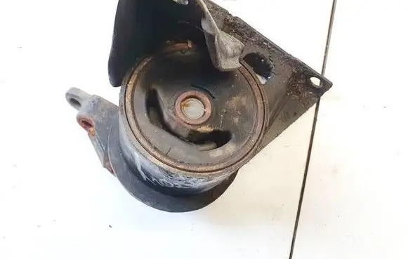 Engine mount bracket