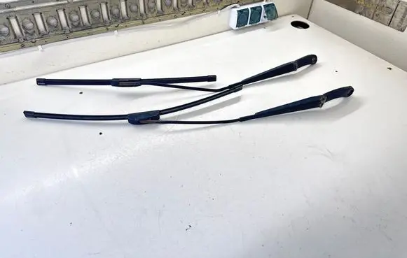 Volkswagen Transporter - Caravelle T5 Headlight wiper blade set 7H1955409C 7H1955410C