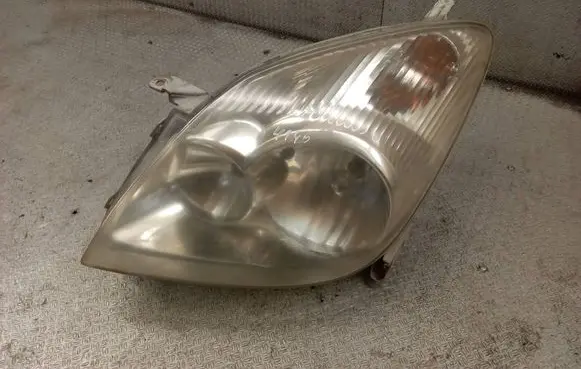 Toyota Corolla Verso E121 Headlight/headlamp