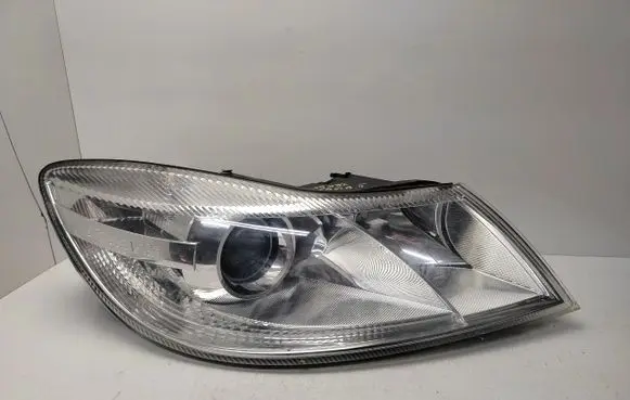 Skoda Octavia Mk2 (1Z) Headlight/headlamp 15D32