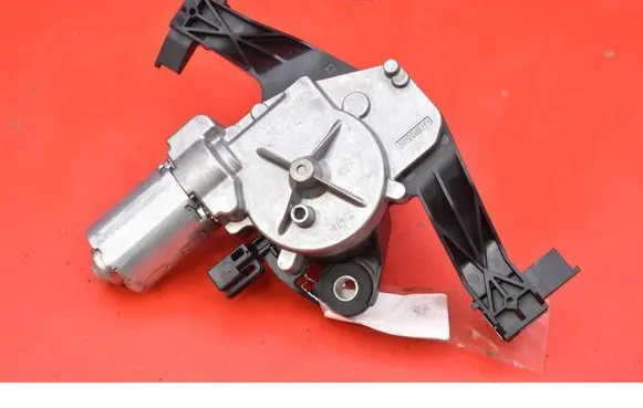 Opel Corsa E Rear window wiper motor 39045012