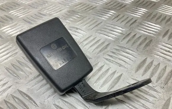 Volkswagen Eos Rear seatbelt buckle 1Q0857739