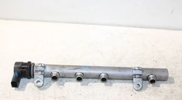 Mercedes-Benz Vito Viano W639 Fuel main line pipe A6420700495 A6110780449