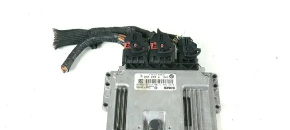 Mini One - Cooper Coupe R56 Engine control unit/module ECU 0261S04160 DME7640005