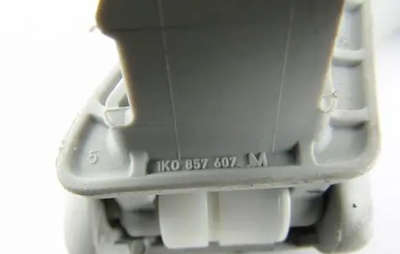 Volkswagen PASSAT B7 Front interior roof grab handle