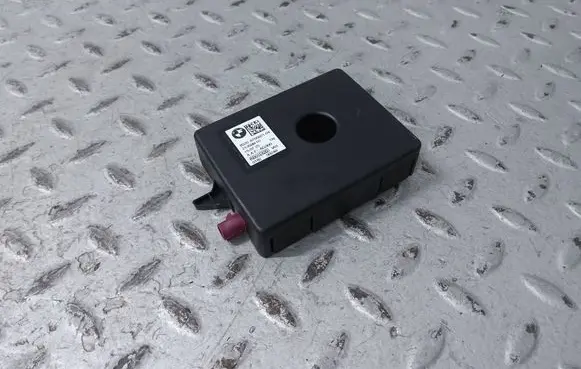 BMW X1 U11 Aerial antenna amplifier 8705921 65208705921