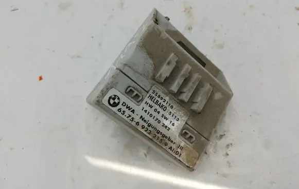 BMW 3 E46 Yaw turn rate sensor 657569232159 6923215