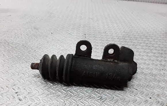 Clutch slave cylinder