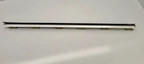 Front door glass trim molding