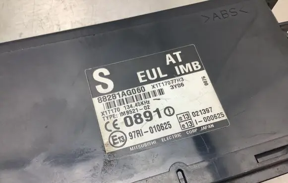 Subaru Legacy Immobilizer control unit/module 88281AG060 X1T17077H3 97RI010625