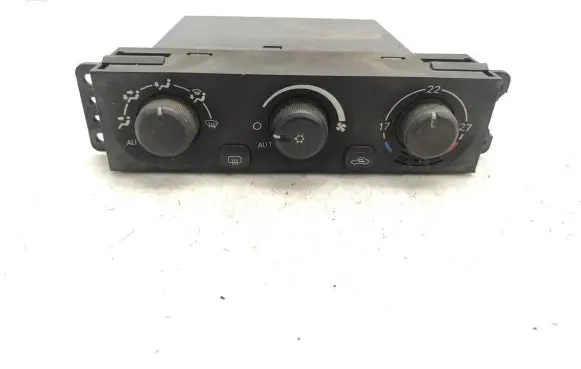 Mitsubishi Pajero Climate control unit MR500646 1464308800