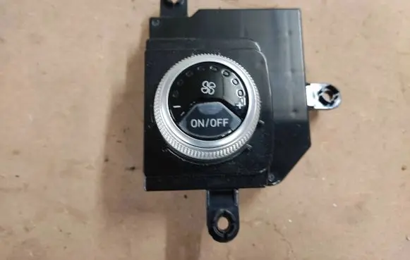 Hyundai Santa Fe Climate control unit 97983S1000 97983S1XXX SK11A0000310