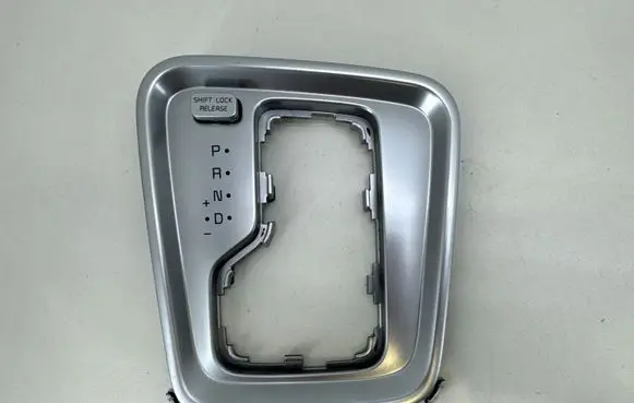 KIA Xceed Gear shifter surround trim plastic 84652J7110