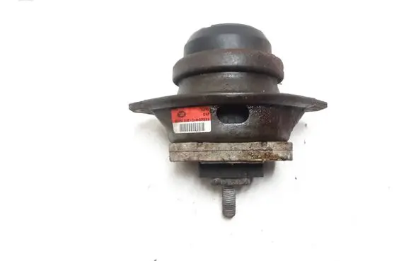 Land Rover Discovery 3 - LR3 Engine mount bracket KKB500441G 3618390125