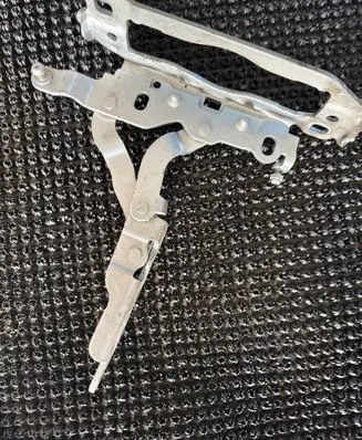 Mercedes-Benz C W204 Engine bonnet/hood hinges A2048800828
