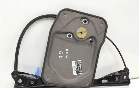 Rear window lifting mechanism without motor