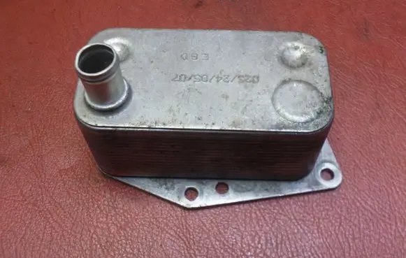 BMW 3 E90 E91 Engine oil radiator 7787698