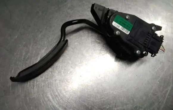 Renault Espace - Grand espace IV Accelerator pedal position sensor 8200007515 6PV00811919