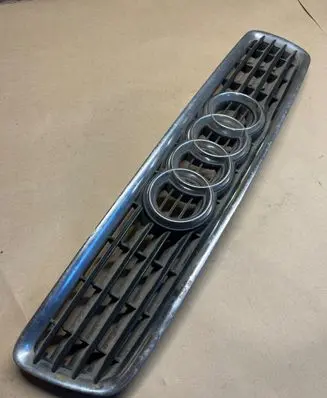 Audi A4 S4 B5 8D Front grill 8D0853651R