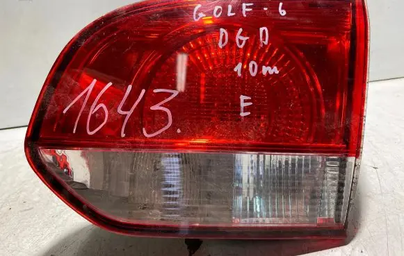Volkswagen Golf VI Tailgate rear/tail lights 89090386R