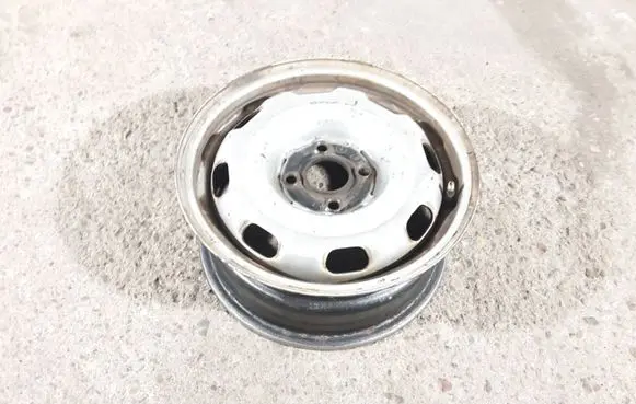 Volkswagen Golf III R14 steel rim 1H0601025B