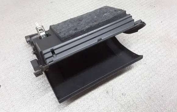 Nissan X-Trail T30 Glove box 682758H900
