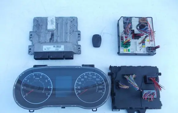 Renault Master III Engine control unit/module 237104550S 284B63007R 284B10328R