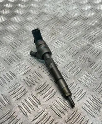 BMW 3 E90 E91 Fuel injector 7798446 0445110289