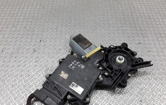 Seat Alhambra (Mk1) Front door window regulator motor 7M3959801