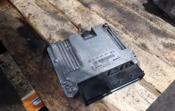Opel Insignia A Engine control unit/module 55585024 0281010769