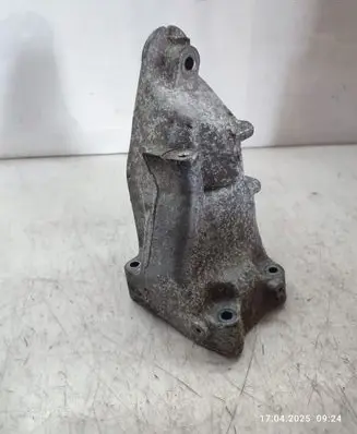 Mercedes-Benz C W205 Engine mounting bracket A6512234304