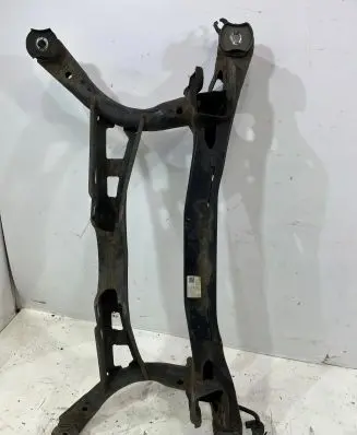 Volkswagen PASSAT B8 Rear axle beam with reductor 3Q0505235Q