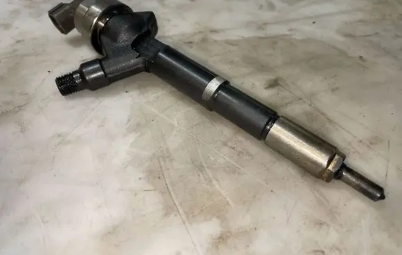 Opel Zafira B Fuel injector 8973762703