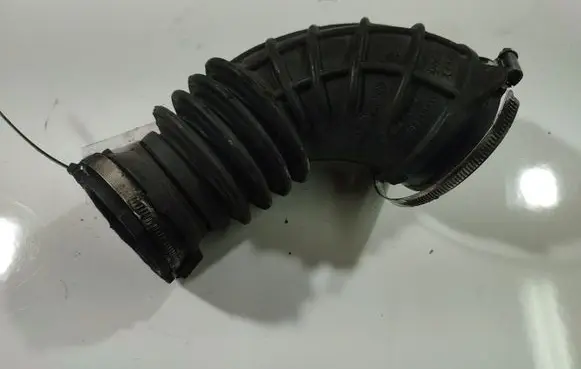 Audi A5 8T 8F Air intake hose/pipe 06H129629E
