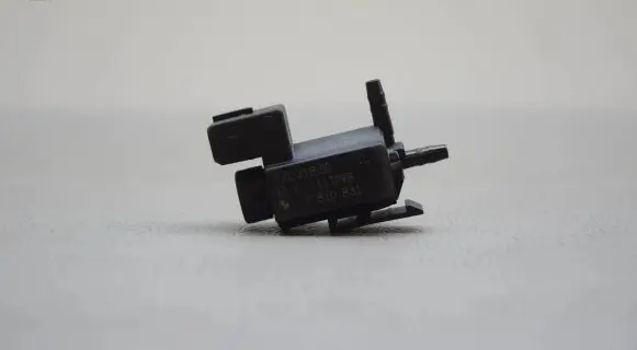 BMW 5 F10 F11 Turbo solenoid valve 7810831