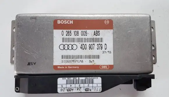 Audi A4 S4 B5 8D Engine control unit/module 4D0907379D 0265108005