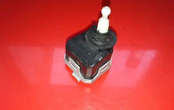 Skoda Fabia Mk1 (6Y) Headlight level adjustment motor 6Y0941295