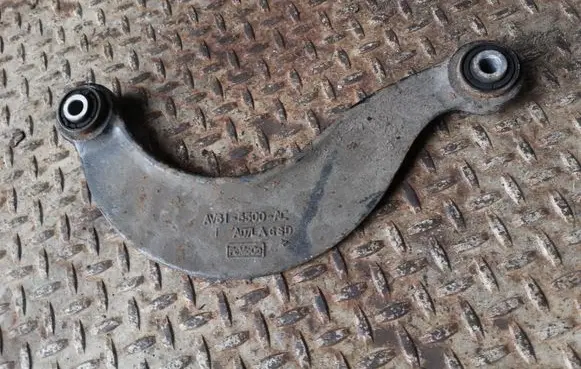 Ford Focus Rear upper control arm/wishbone AV615500AC